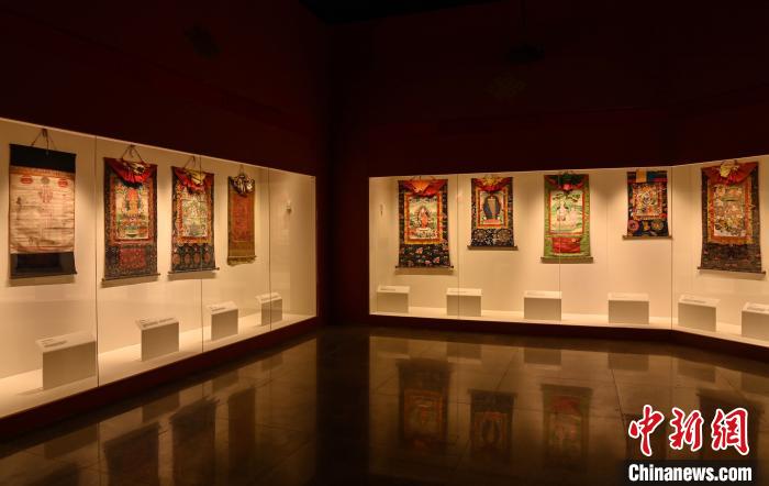 “藏韻圣宴——西藏文物珍品展”在西安開幕