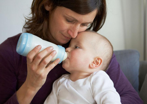 寶寶為什么會吐奶？總結一下這些原因是常見的