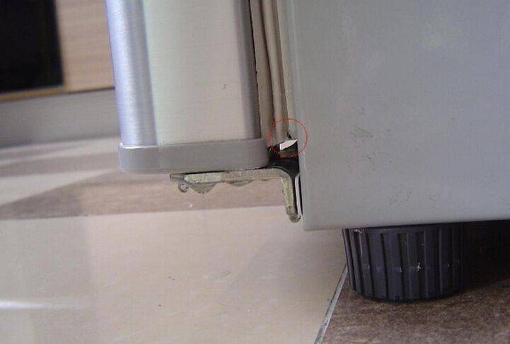 冰箱冷藏漏水怎么回事
